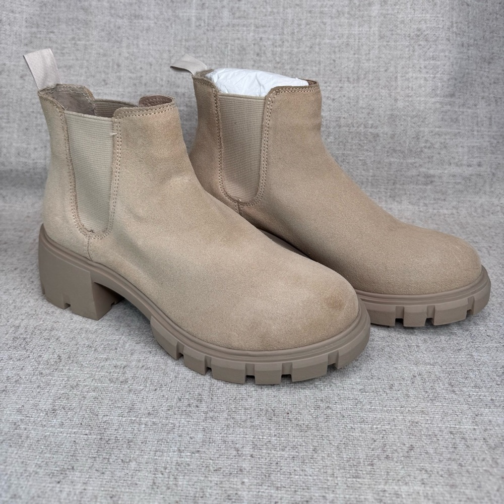 Steve Madden Howler lug sole‎ pull on tan suede ankle Chelsea boots size 8.5